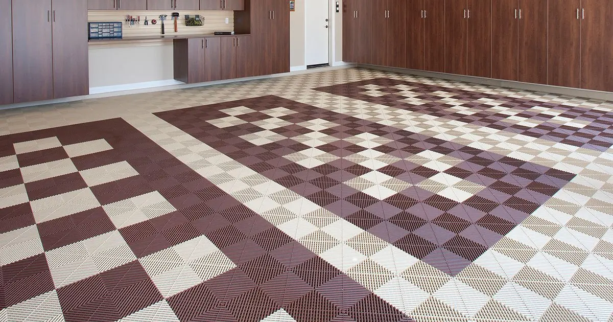 Garage rubber floor tiles