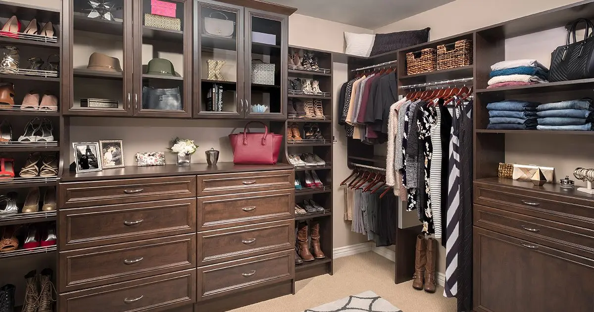 Organized custom closet system